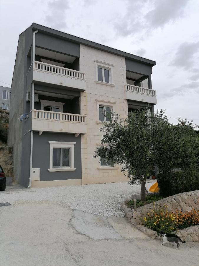 Apartments Dinko Duće Eksteriør billede