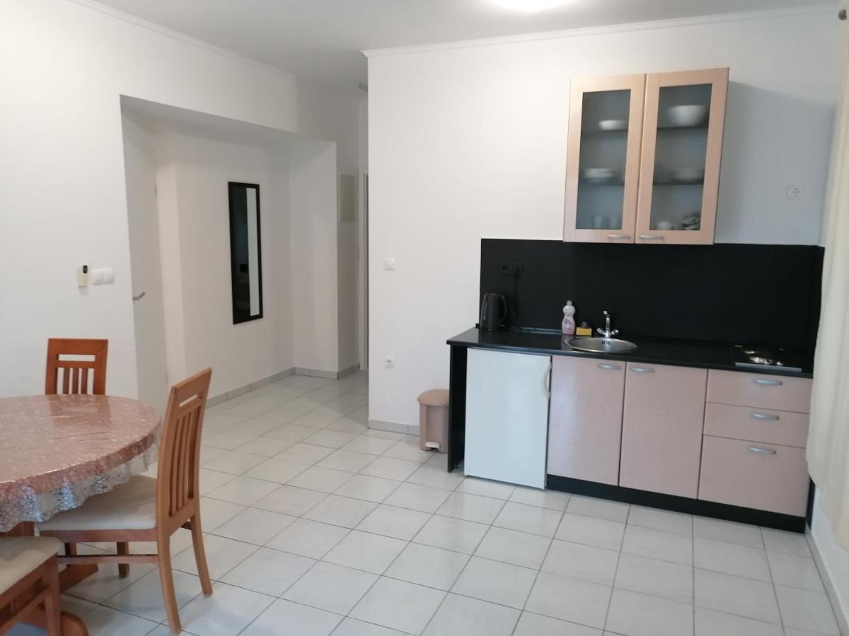 Apartments Dinko Duće Eksteriør billede
