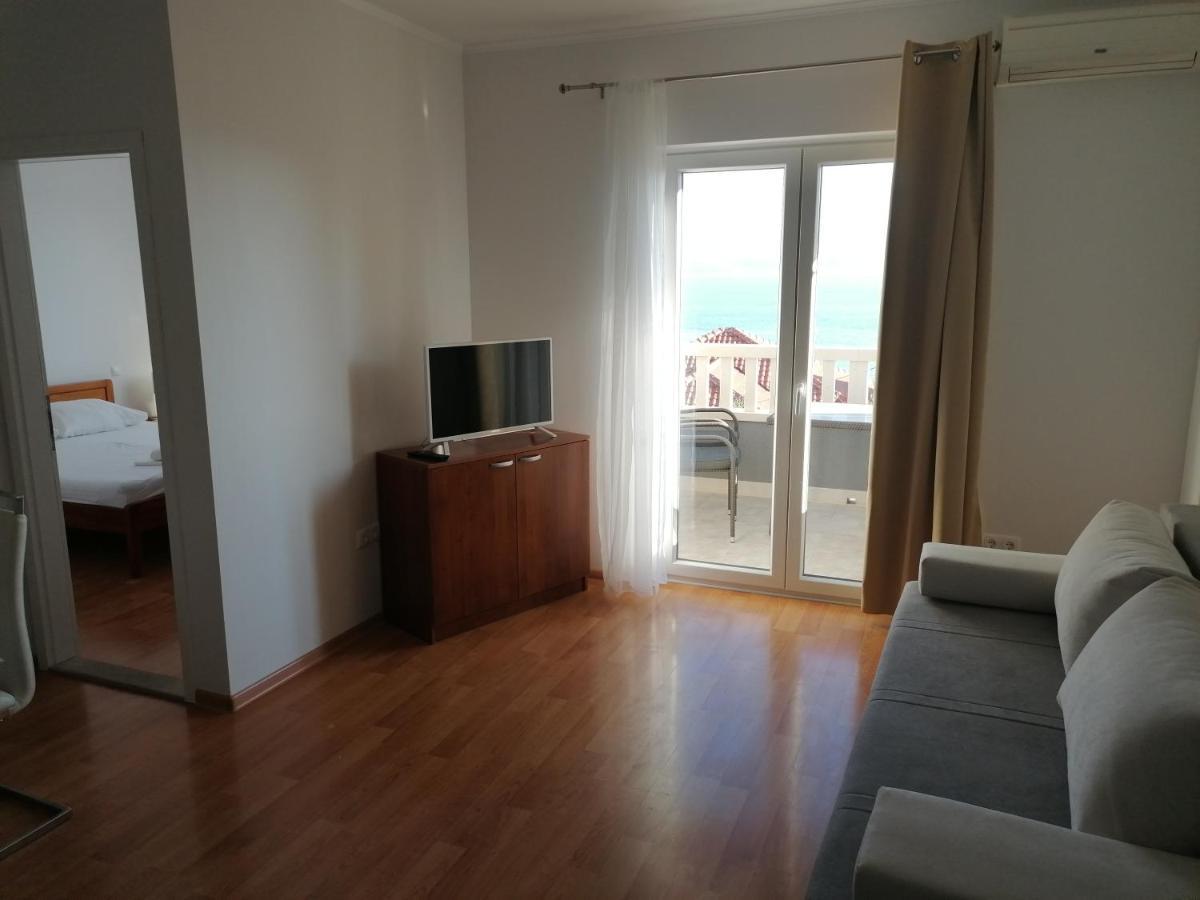 Apartments Dinko Duće Eksteriør billede