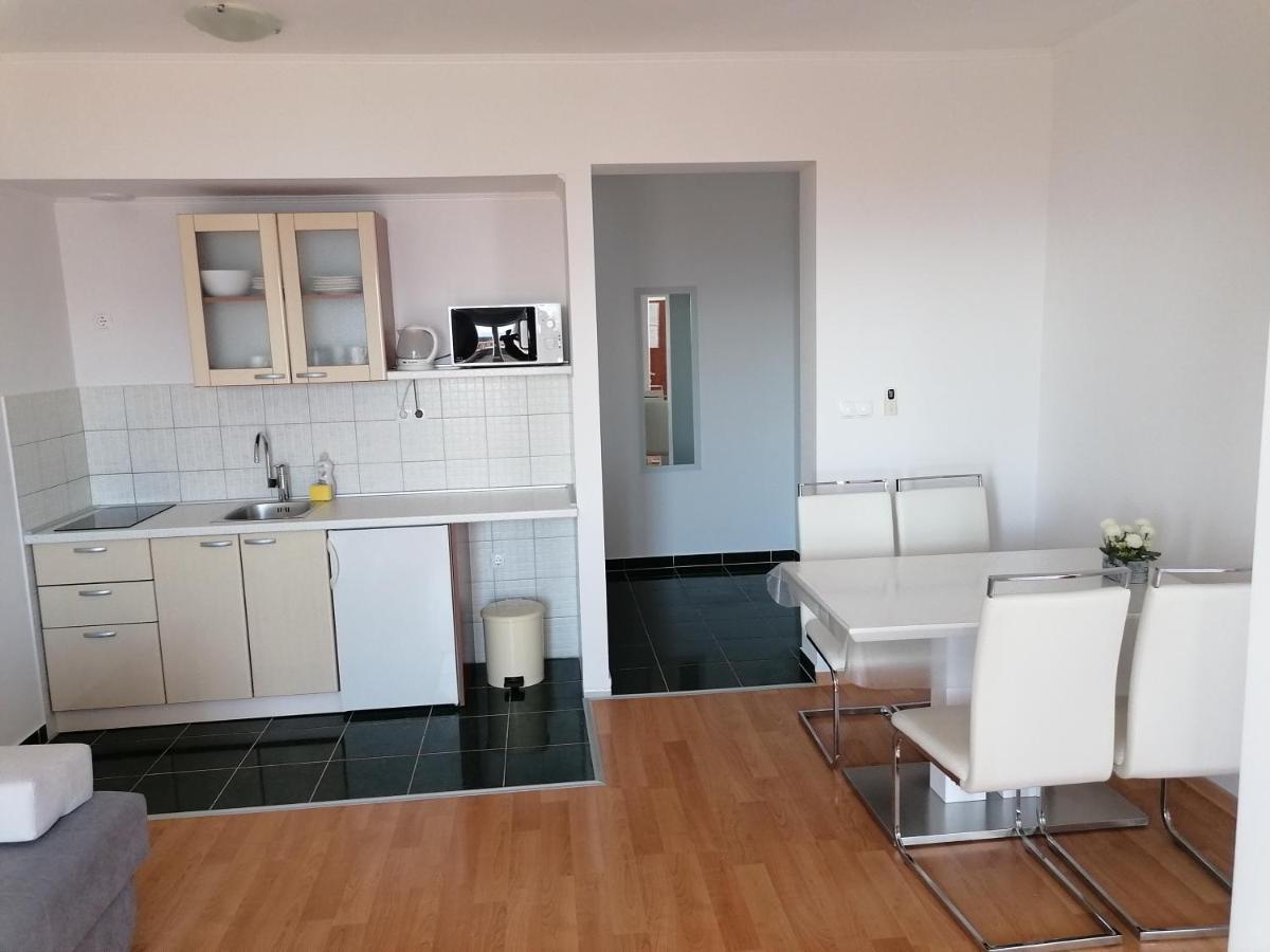 Apartments Dinko Duće Eksteriør billede