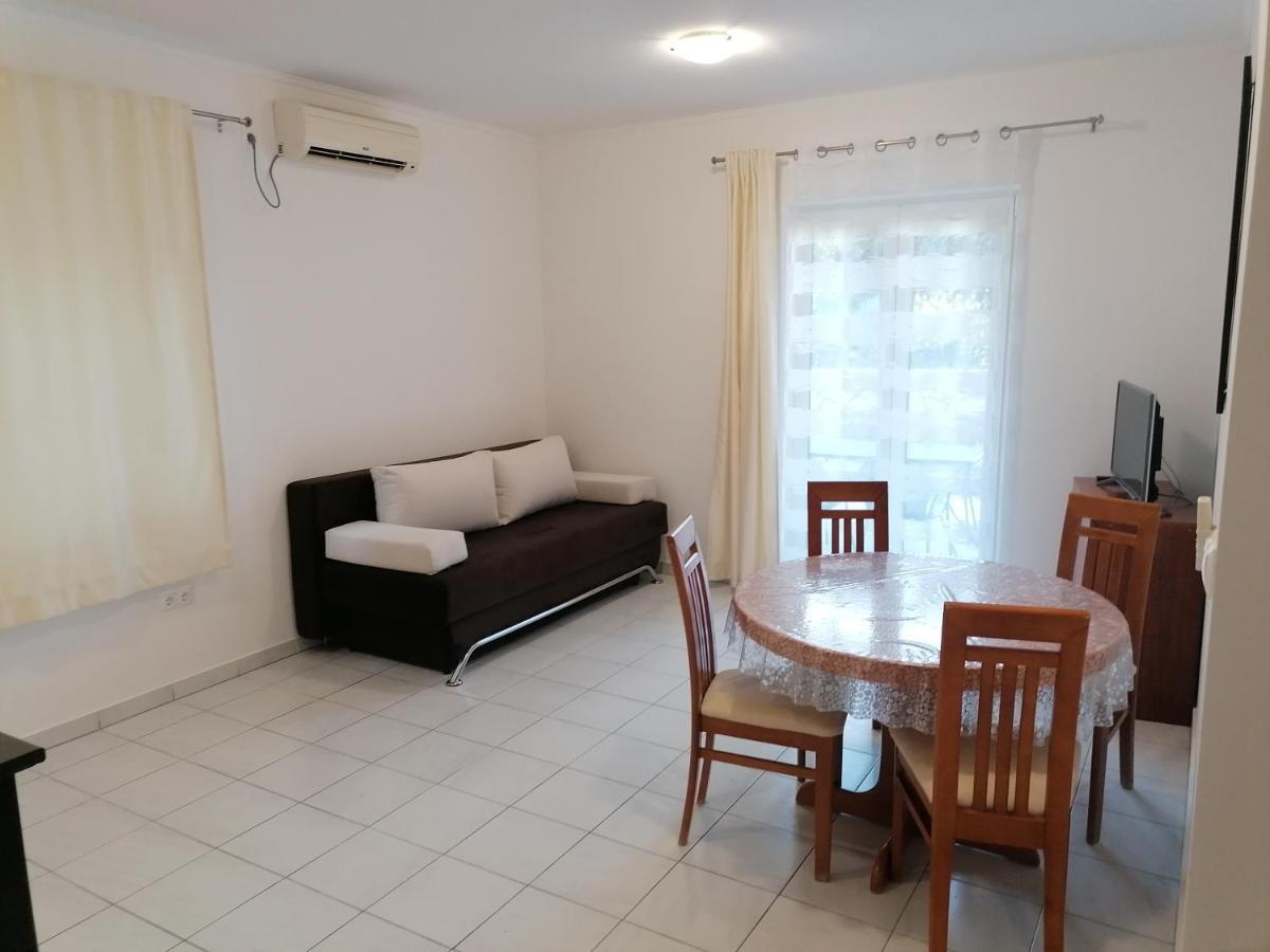 Apartments Dinko Duće Eksteriør billede