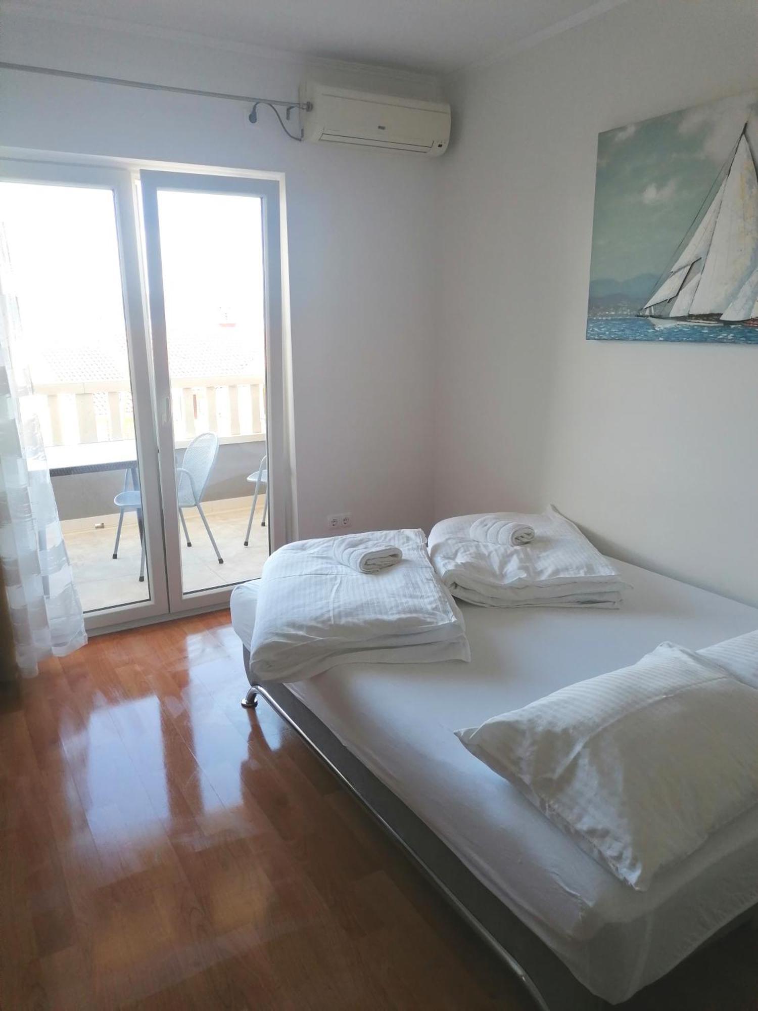 Apartments Dinko Duće Eksteriør billede